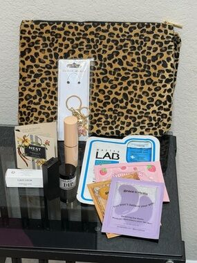 Make up Pouch & Labubu Keychain & 9 Beauty Items